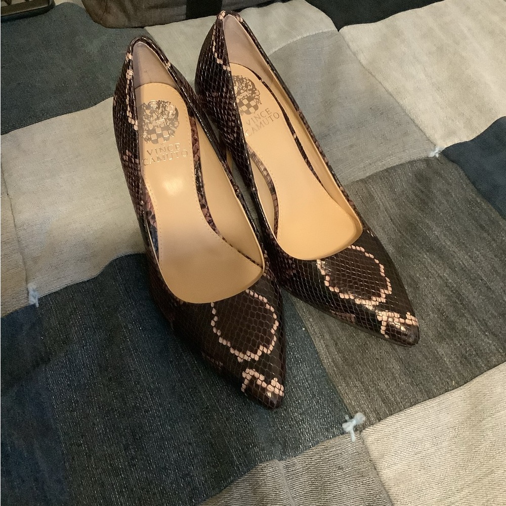 Vince Camuto heels - size 7